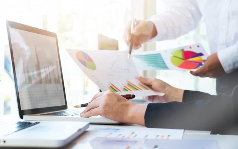 Analysis Analytic Marketing Sharing Graph Diagram Concept